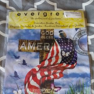1226 Evergreen"God Bless America Cross"Garden Flag
